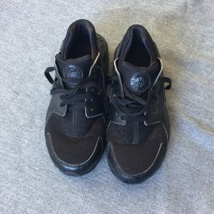 Nike Haurache Run All Black 7Y